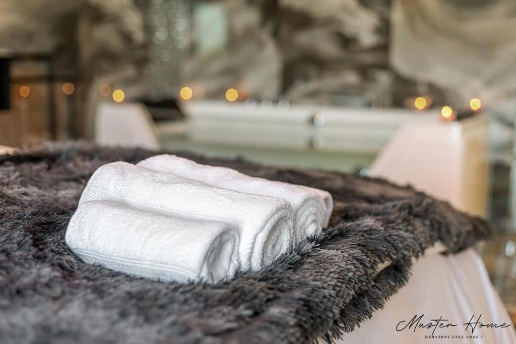 Gout De Luxe A Narbonne T3 Climatise, Spa, Parking 外观 照片