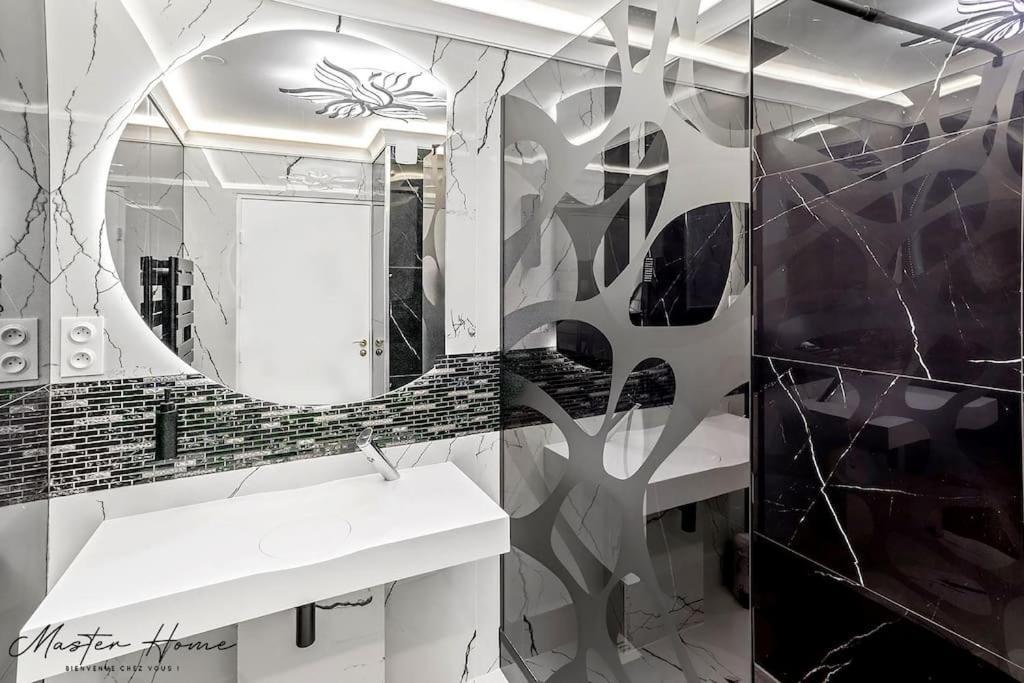Gout De Luxe A Narbonne T3 Climatise, Spa, Parking 外观 照片
